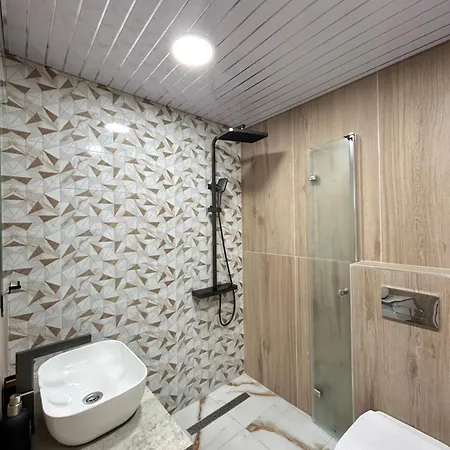 Modern Brand New 1br Near Metro Station By Kvartiri Ltd Lägenhet *